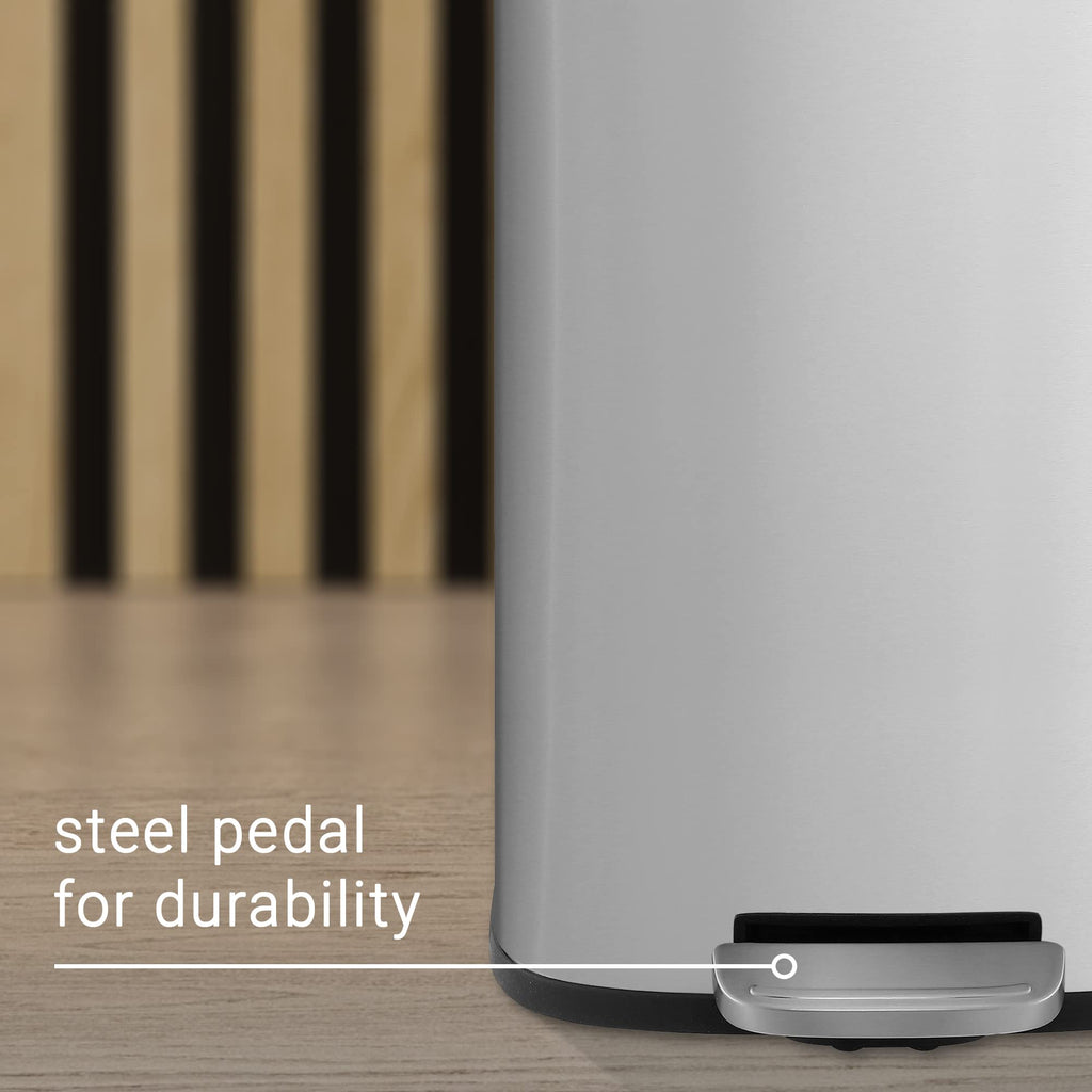 8 Gal Step Trash Can Soft Close 25" Z9536